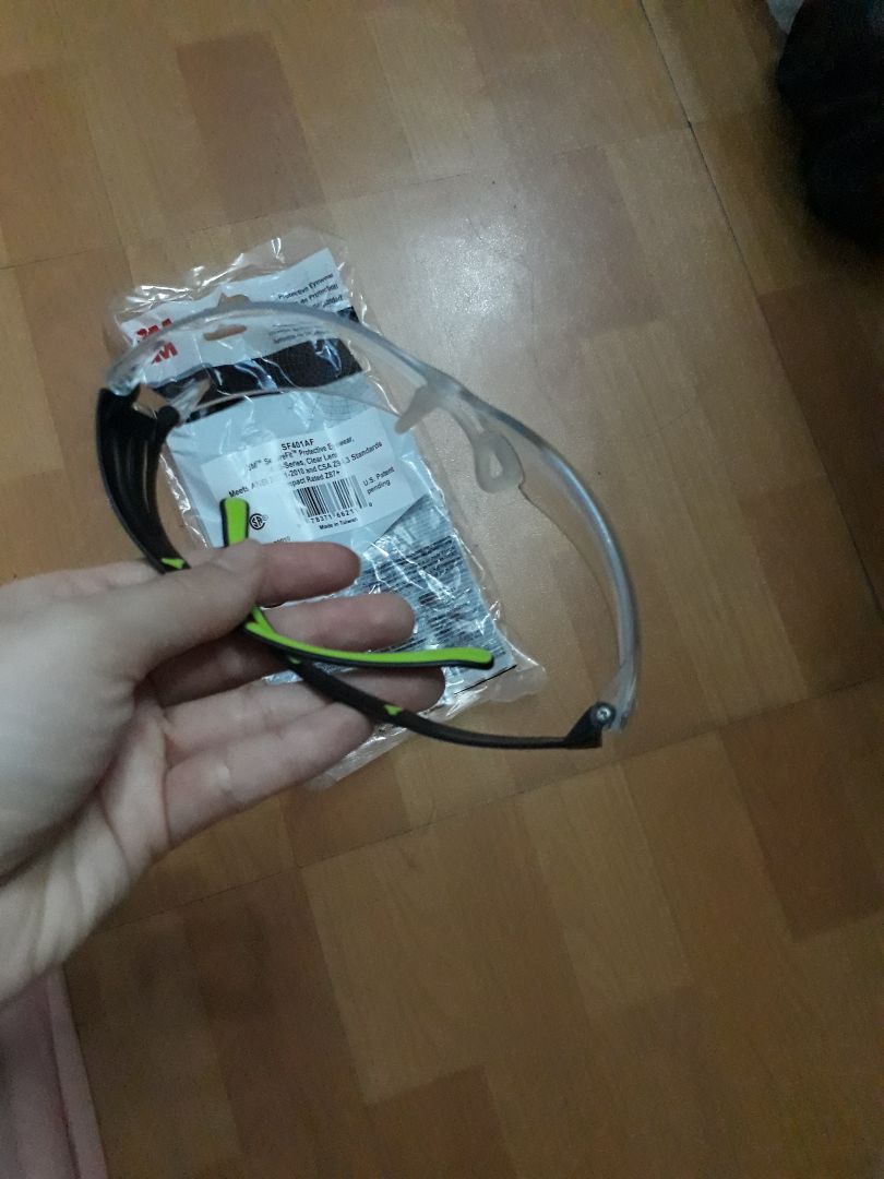 giao hàng hơi lâu do mình đặt vào mùng 4 tết. Chất lượng sản phẩm tốt, đeo nhẹ