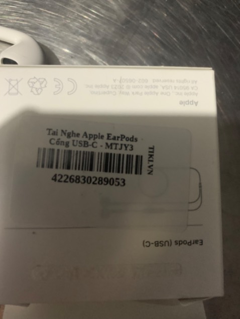 Giao hàng đúng hẹn, sản phẩm có tem của FPT, chất lượng âm thanh mức khá. Sản phẩm mua từ Tiki Trading nên khá yên tâm.