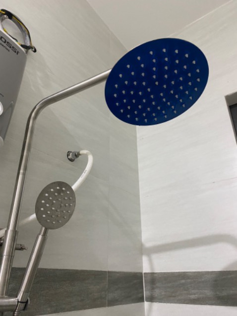 Hiện tại sử dụng ổn, rất chắc chắn. Inox 304 các bộ phận quan trọng chứ không 304 hết nhưng mình đi coi mẫu ở cửa hàng thì thấy cũng vậy. Giá rẻ hơn rất nhiều so với mua ngoài, nếu lắp được mua về tự lắp rất tiết kiệm chi phí