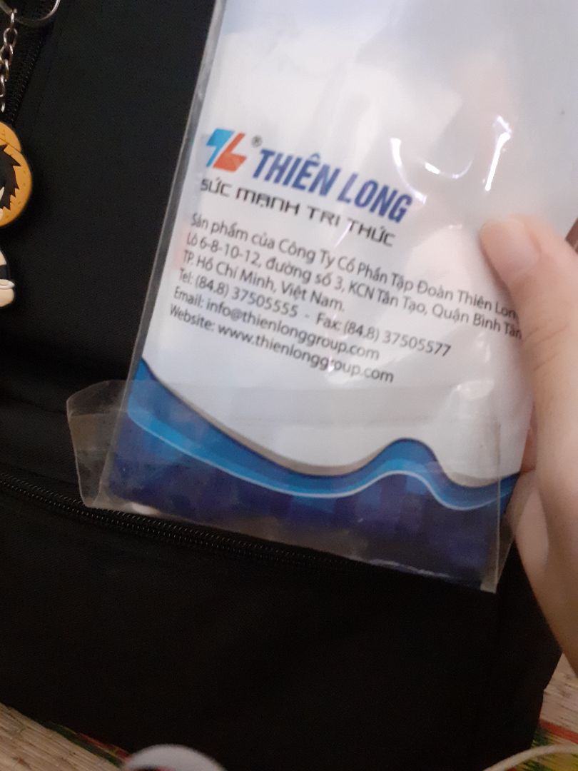 Ghi ở ngoài là vỉ 5 cây nhưng chỉ giao có 4 cây thôi. Nhưng mà mua deal 11k nên thôi vậy ?