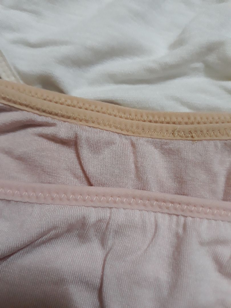 Quần có vải mỏng, mịn, co giãn, nhưng có form nhỏ và cạp thấp. Có lẽ nên mua tăng thêm 1 cỡ thì tốt hơn.