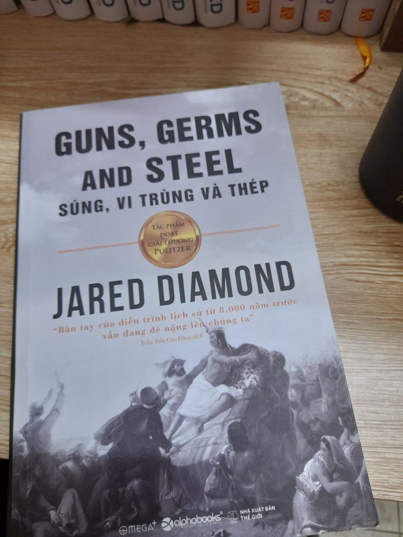 Mình đặt mua cuốn Thế giới cho đến ngày hôm qua thì khi ship đến lại là cuốn Súng, vi trùng và thép