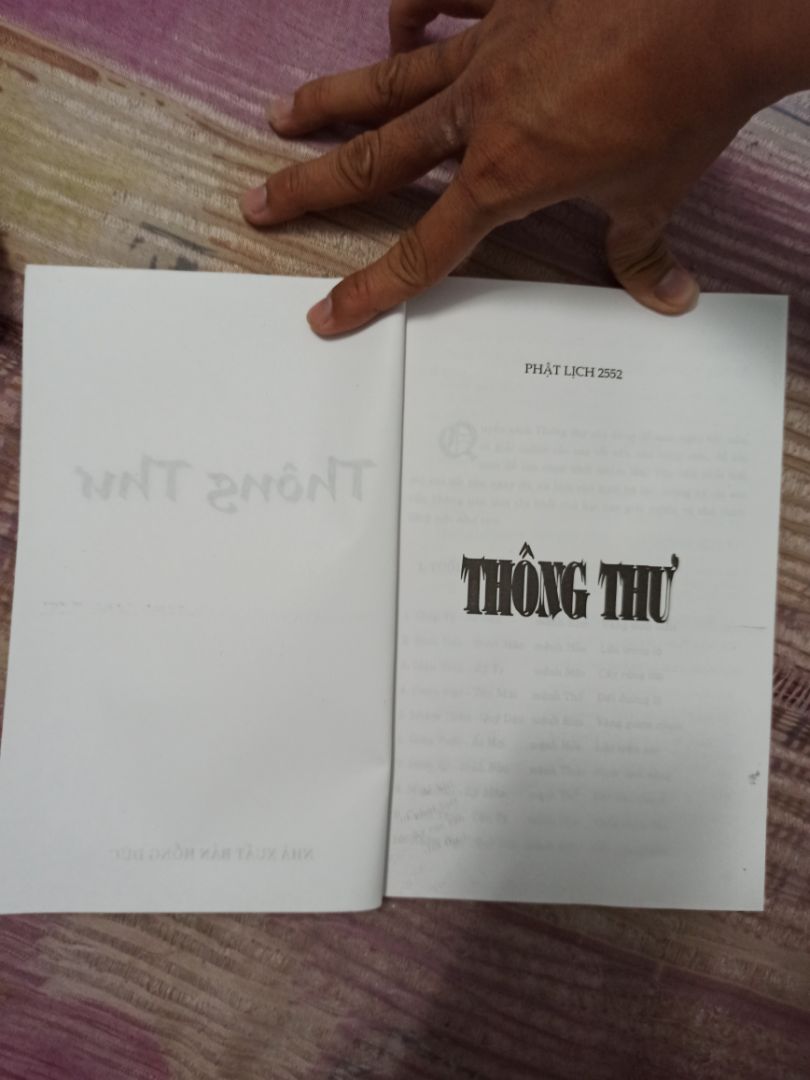 Chất lượng in và giấy không tốt. Còn nhoè, mờ, lem rất nhiều.