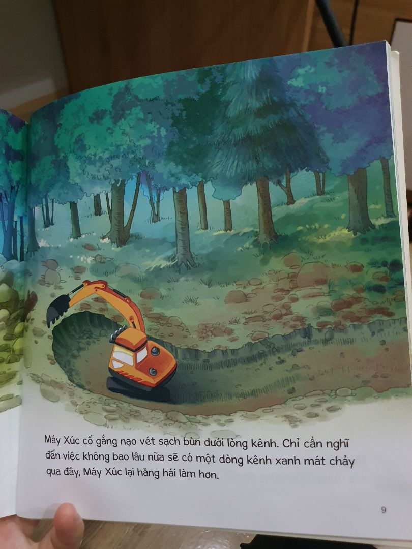 bé nhà mình thích xe nên mình mua bộ xe này. nội dung phù hợp vs các bạn nhỏ 4-5 tuổi.