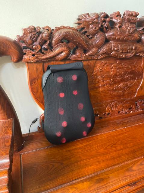 Shop mình mua mấy lần rồi! Sản phẩm của bên Kingtech luôn đóng gói cẩn thận và có bảo hành nên mình rất yên tâm. Đệm này dùng khá oke, giống cái gồi massage nhưng là bản cao cấp hơn. Tốt lắm nhé!