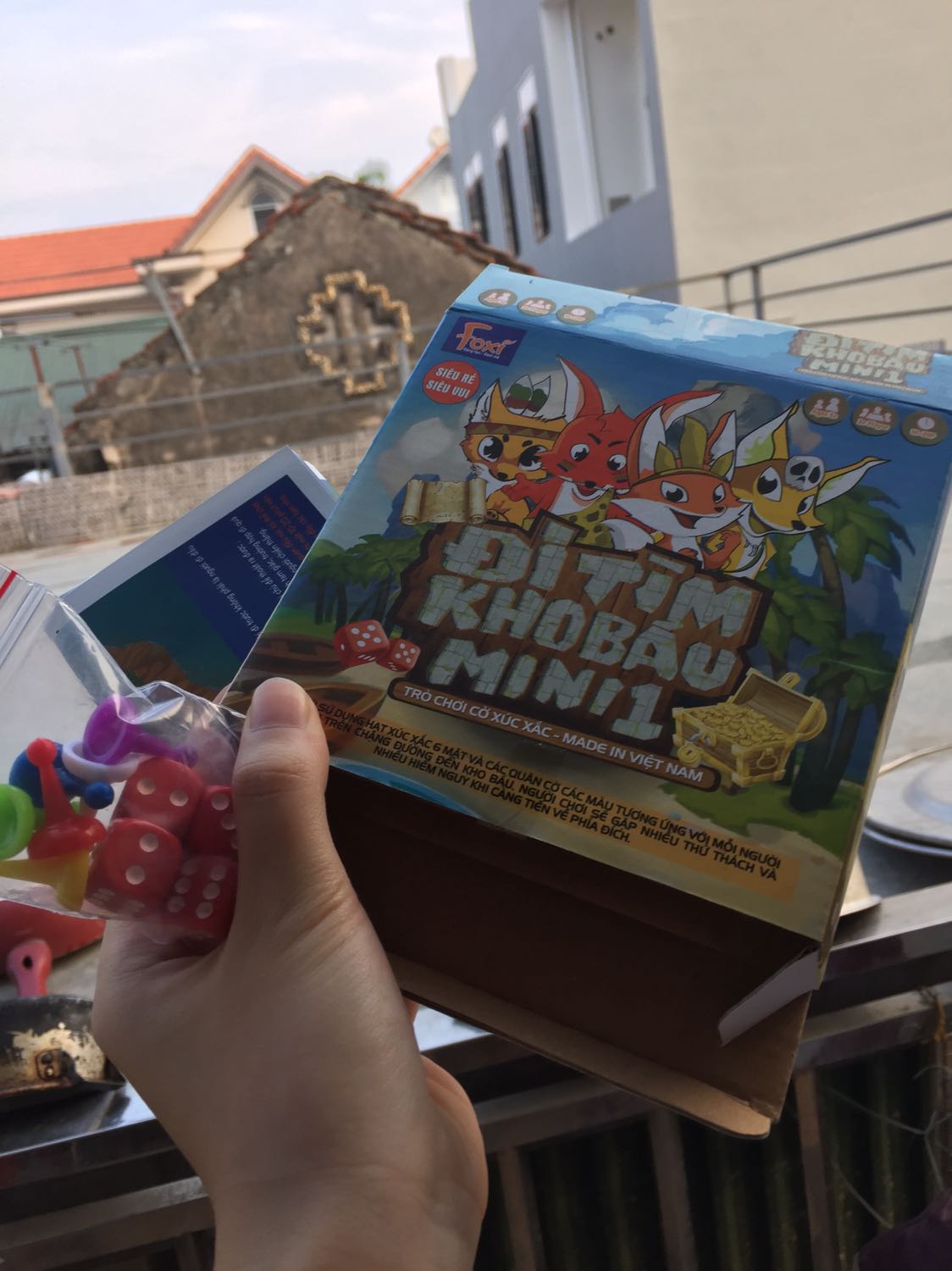 Gói hàng đẹp, chắc chắn. 
Giao hàng siêu nhanh, vừa sáng đặt mà chiều đã có.
Chơi khá vui