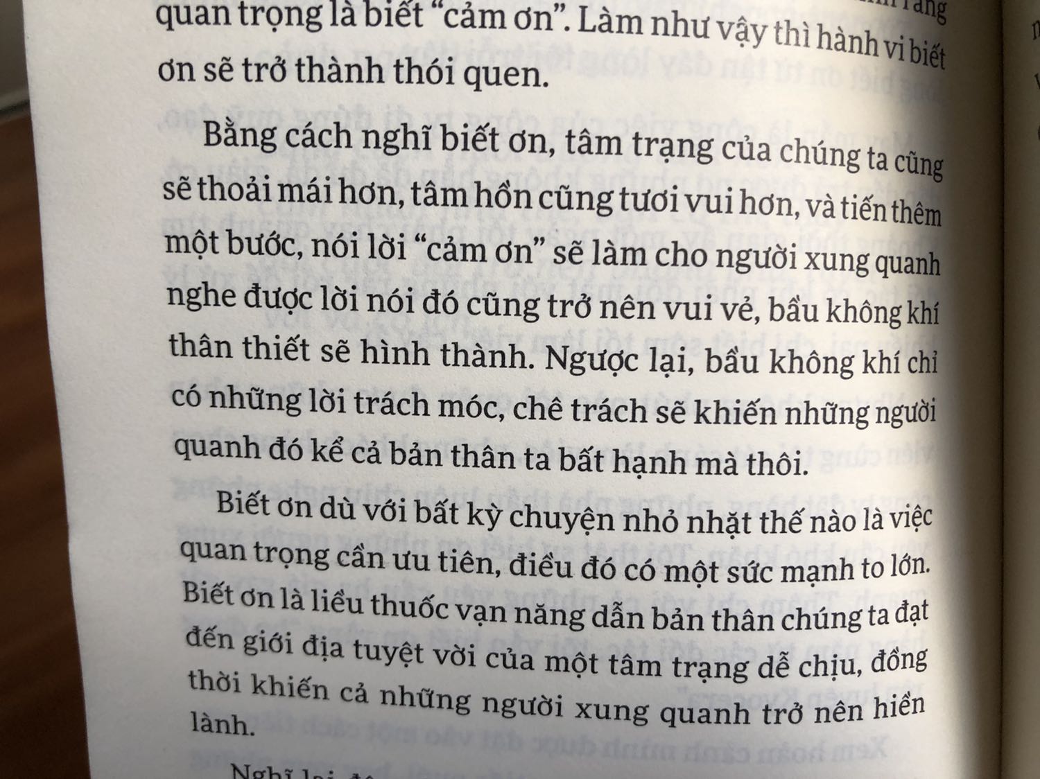 Học được nhiều điều từ hành trình của tác giả
1 người kinh doanh ko ngừng có gắng hoàn thiện bản thân và có 1 lối suy nghĩ hướng thiện, luôn giữ bản chất thiện dù đời vùi dập như thế nào