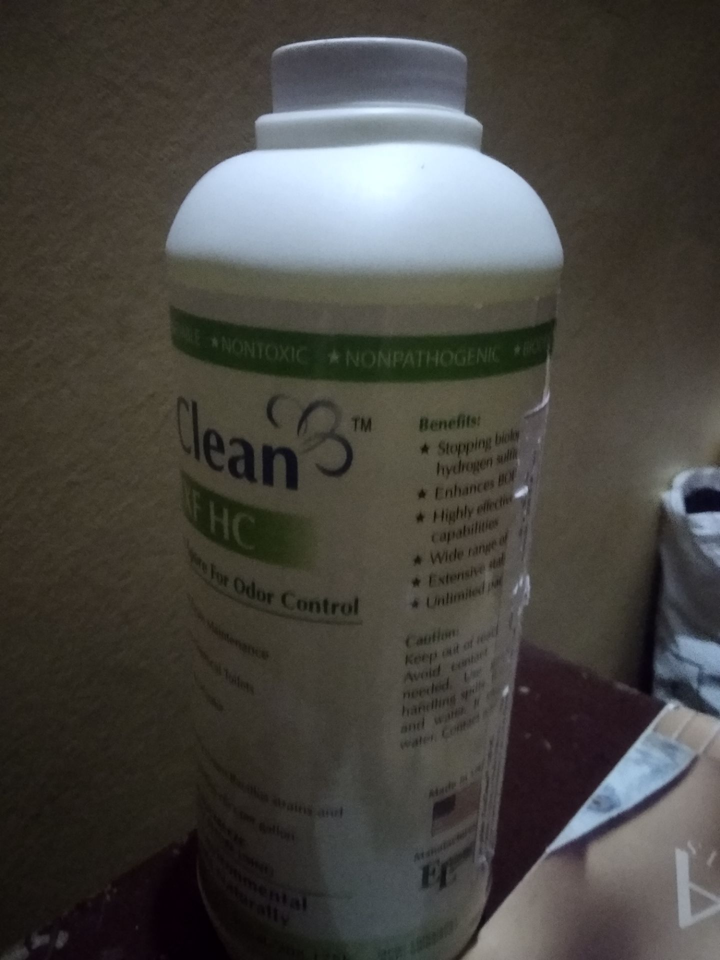 đóng gói hàng cẩu thả, rò rỉ ướt cả hộp, mất 1/4 chai. chẳng buồn đổi lại vì dịch.

dùng thử cũng không thấy tác dụng gì. thất vọng.