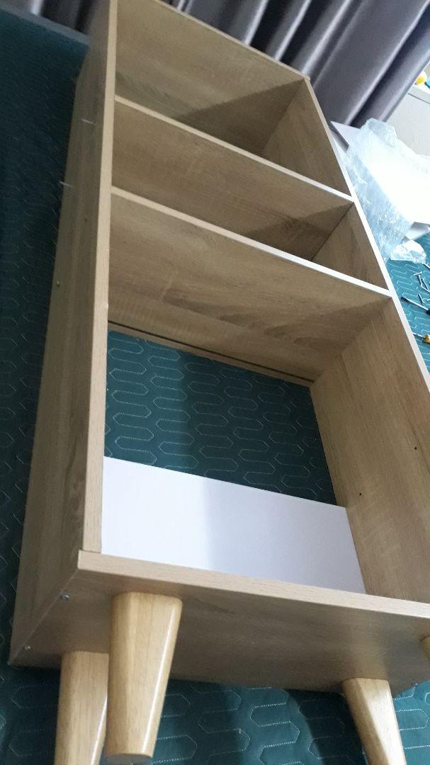 Thiếu mấy cái Nở ốc cam và Ốc cam để lắp ngăn kéo. Giá sách đẹp long lanh (mua hàng IGA nhiều rồi và rất ưng, giá cả lại phải chăng) mà đang chờ... ngăn kéo. Shop chuyển giúp Ốc vít bị thiếu để mình hoàn thành nốt tác phẩm DIY này với ạ?!😢😢😢