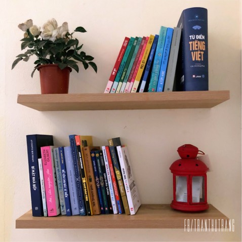 Kệ dày dặn, màu sắc dễ chịu, bề mặt phẳng nuột, đầy đủ phụ kiện và tờ hướng dẫn, kèm cả chiếc niveau nhỏ. Việc khoan lắp cần người tương đối khoẻ, cẩn thận, có đầy đủ và sử dụng thành thạo các công cụ như khoan, búa, lục giác hoa thị… Kệ dày dặn, màu sắc dễ chịu, bề mặt phẳng nuột, đầy đủ phụ kiện và tờ hướng dẫn, kèm cả chiếc niveau nhỏ. Việc khoan lắp cần người tương đối khoẻ, cẩn thận, có đầy đủ và sử dụng thành thạo các công cụ như khoan, búa, lục giác hoa thị…