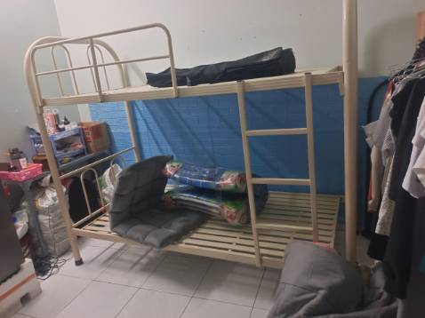 Giường tầng chắc chắn, màu sắt sáng hợp với phòng mình, shop giao lắp hàng siêu nhanh