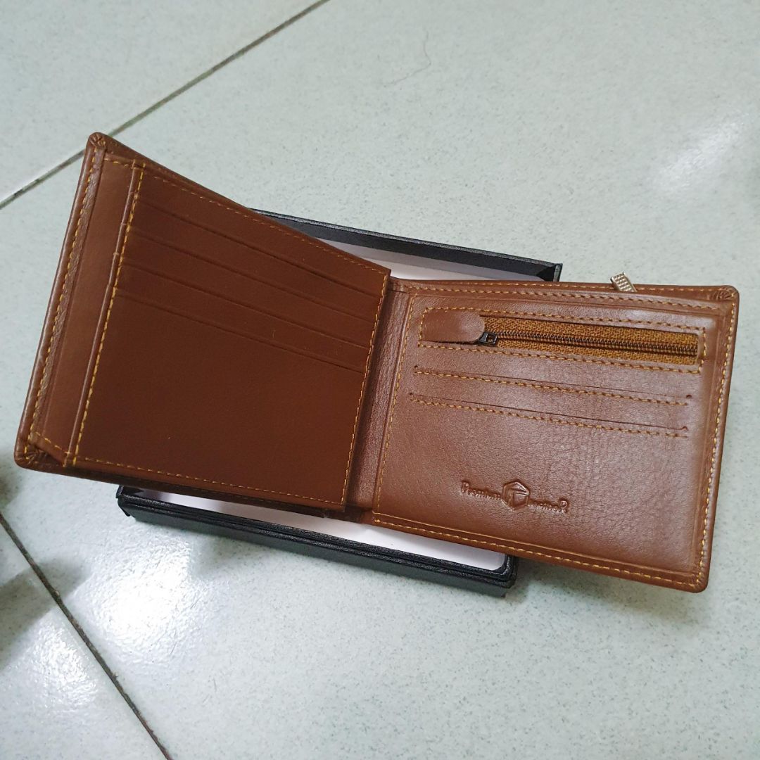 Mình thích thiết kế của ví này, vừa đẹp vừa tiện dụng