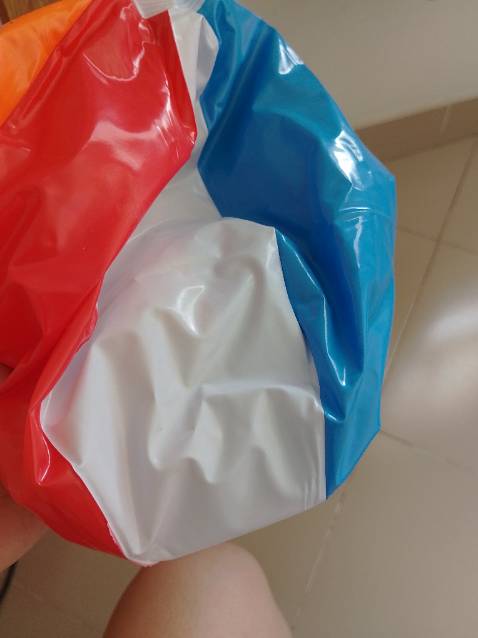 Bóng to đẹp, mằu sắc rực rỡ, phù hợp cho bé chơi