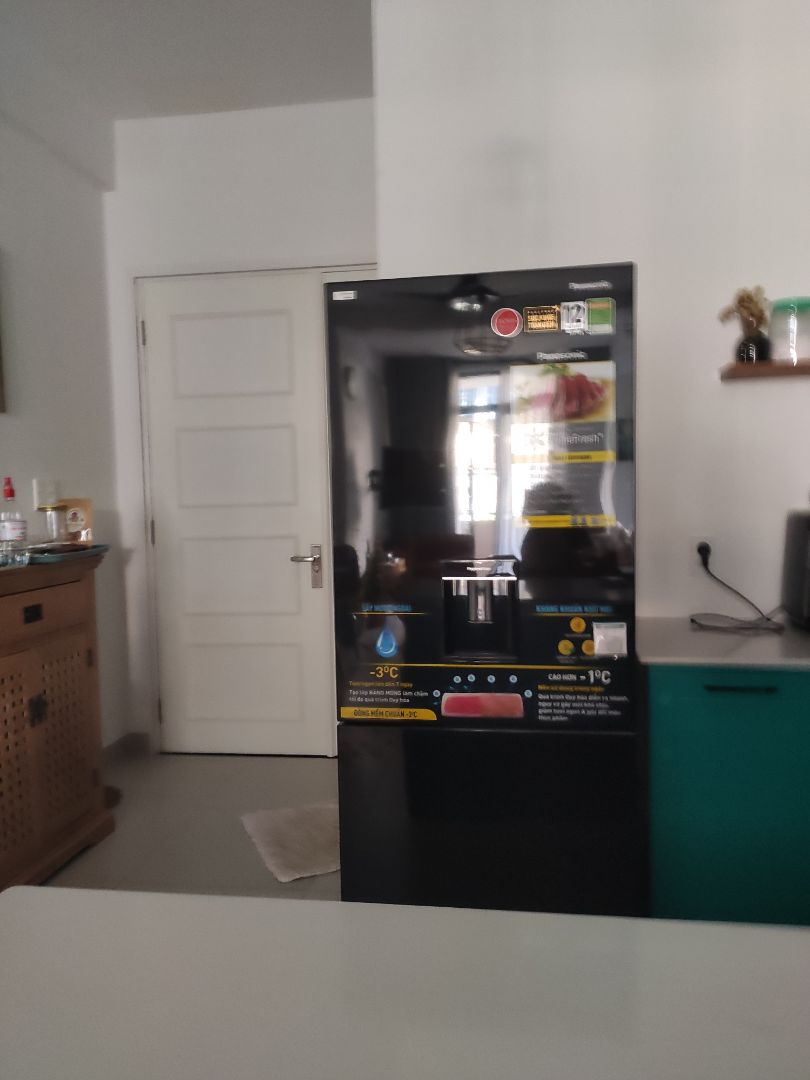 Tủ hơi to, nh xài ok, ko có điểm gì chê, rau lá mình bỏ ngăn rau giữ ẩm gần 1 tháng vẫn còn ăn đc