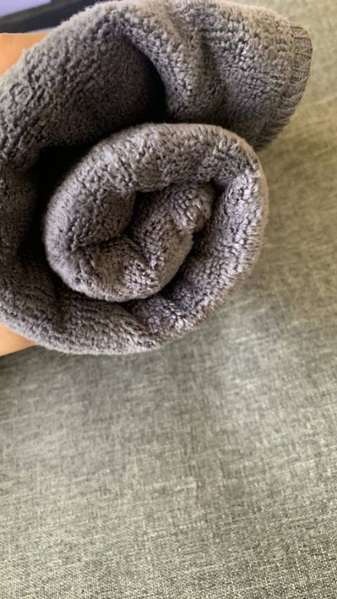 khăn như quảng cáo, khổ to, tôi lau không xước kính, không xước sơn thật,giá rẻ mà xịn.