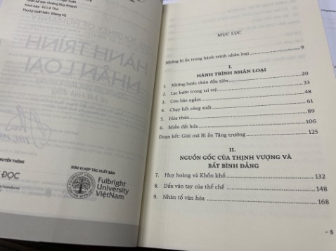 Sách hay, lịch sử con người quả là phức tạp.