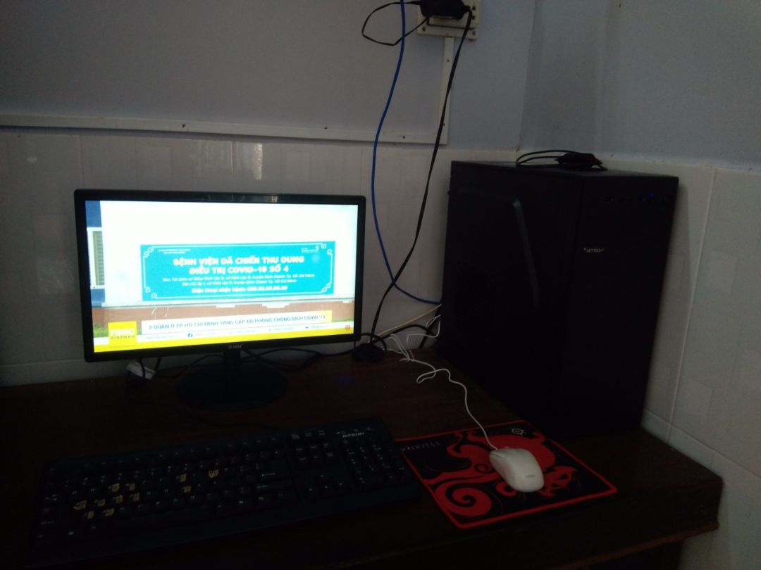 Lâu rồi mình chưa dùng máy bàn nên cũng băn khoăn trước khi mua, nhất là về rủi ro hỏng hóc vì vận chuyển xa. Nhưng sau khi được bên bán tư vấn để có cấu hình như ý và cho xem cách đóng gói kĩ càng, mình yên tâm đặt hàng. Trước khi đóng hàng, bên bán còn gọi *** cho mình xem máy.

Tuy nhiên, máy khó bật lên sau khi nhận, phải ấn nút nguồn trên CPU vài lần mới được. Sau đó mình nhận thấy hiện tượng này xảy ra mỗi khi tắt máy vào tối và bật lại vào sáng hôm sau. Mình đã liên hệ bên bán và họ đã hỗ trợ kịp thời và kiên nhẫn, nhưng hiện tượng vẫn tái diễn. Sau đó, bên bán gửi nhanh cục CPU mới và cục này hoạt động tốt.

Sự cố không ai muốn nhưng bên bán đã được nhiều điểm cộng cho dịch vụ hậu mãi chu đáo. Chúc cửa hàng luôn giữ vững chất lượng.