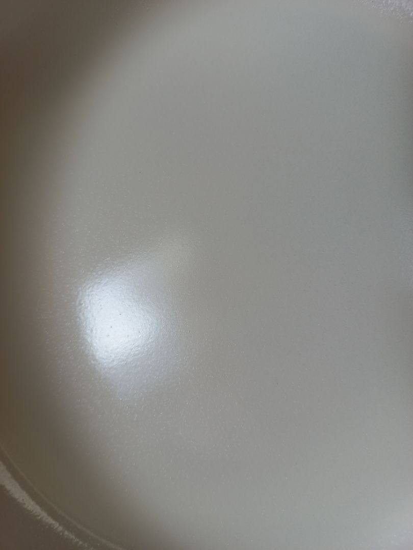 Mới nhận hàng, chưa dùng nên chưa đánh giá chất lượng thế nào, ngoại quan đúng theo quảng cáo.
Sau khi khui ra nhìn kĩ lòng đế nồi lớp sứ có bong li ti, cảm nhận không an toàn.