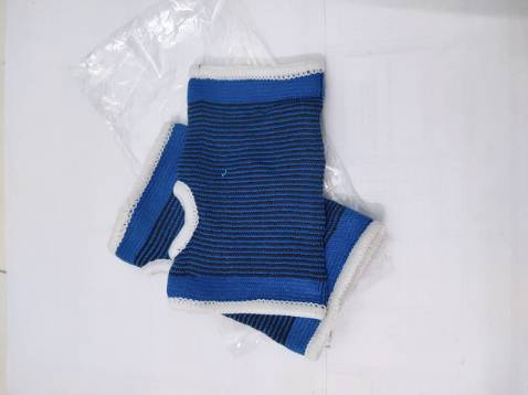 Hàng khác mô tả. Không thây giống chỗ nào Hàng khác mô tả. Không thây giống chỗ nào