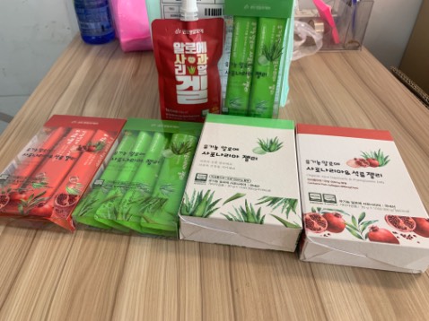 Sản phẩm tốt lắm nek, shop giao hàng nhanh, gói kỹ lượng, thạch collagen vị nào ăn cũng ngon, cảm ơn shop tặng thêm quà tặng nhé, sẽ ủng hộ shop tiếp