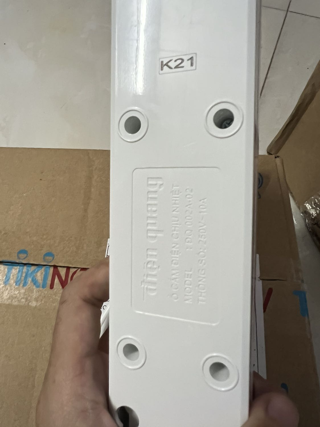 Tiki giao hàng nhanh, sản phẩm còn mới và nguyên vẹn.
Hài lòng về chất lượng dịch vụ của Tiki