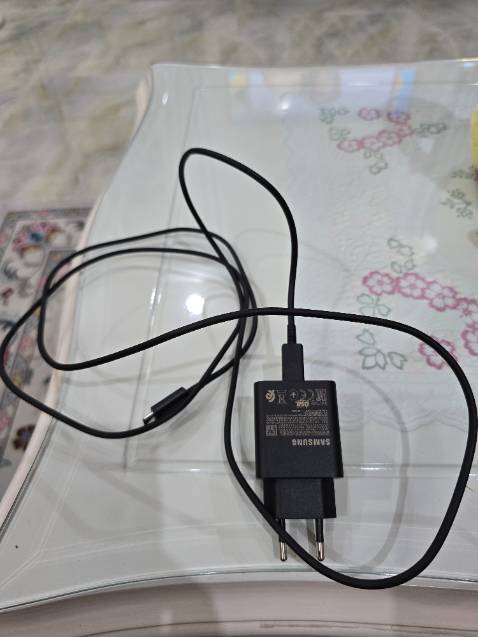 Sạc nhanh, tương thích điện thoại, dây kết nối dài và chắc chắn, hàng chính hãng, được bảo hành, giá cà thì rẻ, quá hài lòng