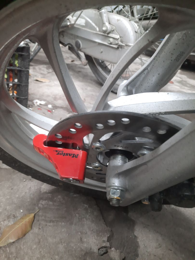 Khóa chắc chắn. Nếu định dùng khóa đĩa xe nên mua loại này