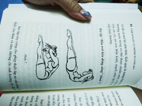 Sách dành cho những ai đang quan tâm đến chăm sóc sức khoẻ chủ động cho bản thân và gia đình. Sách dễ hiểu với những phân tích và dẫn chứng rất cụ thể về tình trạng sức khoẻ của con người ở thời đại hiện nay và đưa ra các giải pháp cũng như bài tập cụ thể để cải thiện tình trạng đó kèm hình minh hoạ. Tóm lại là sách rất đáng để đọc và tham khảo nhiều lần!