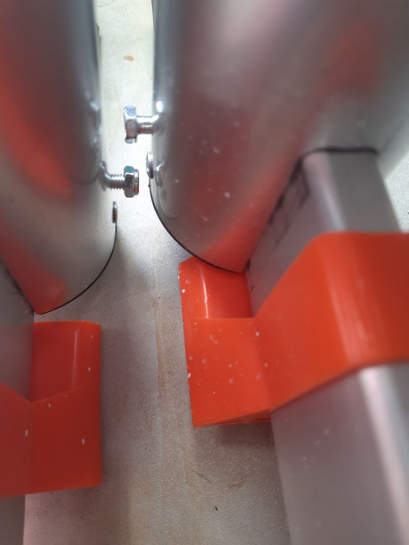 Không biết sản  phẩm có tốt ko mà nhắn tin bữa giờ không thấy shop trả lời vụ óc ráp thanh dưới chân thang lắc lư xiết óc không có xác được