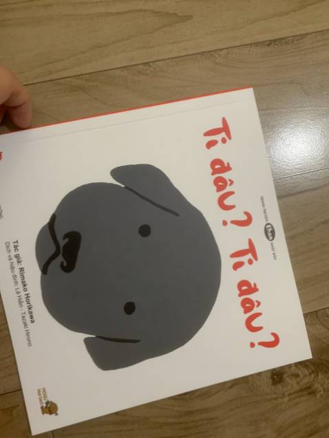 con mình đặc biệt thích sách bên này, cứ líu lo đọc theo mẹ suốt