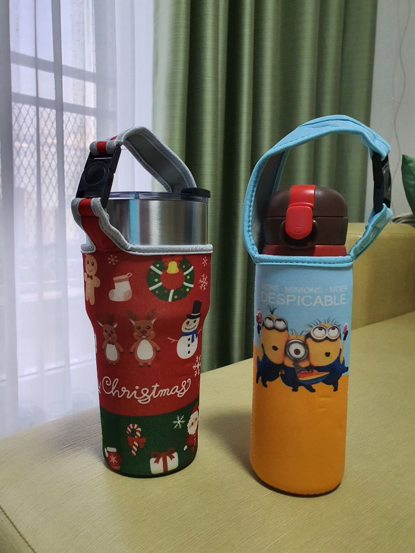 Túi khá đẹp, đường chỉ may khá kỹ; giao hàng đúng hẹn. Tuy nhiên, đóng gói không đúng cách (xếp gấp thay vì cuộn tròn) làm túi bị xấu đi do hằn nếp gấp.