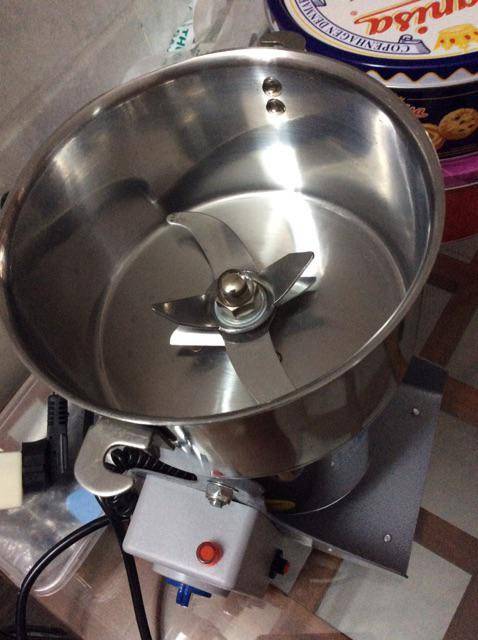 Hàng chính hãng, bóng, đẹp, xay khỏe và mịn, được tặng cả bộ lưỡi sơ cua nên k lo về thay thế. Shop trả lời tin nhắn mình rất đầy đủ, thank's!