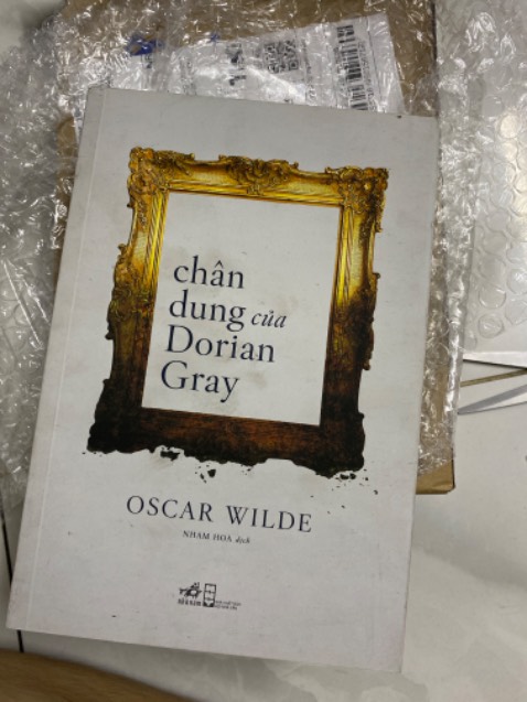 Giao sách cũ, rất dơ, hoàn toàn không hài lòng.