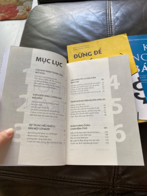 Combo 3 quyển rất hữu ích cho những người bắt đầu kinh doanh hoặc đã kinh doanh lâu năm. Đừng đợi tới trả giá rồi mới đọc sách.