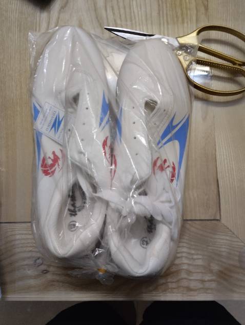 Nói chung là tất cả đều rất ổn nhưng mà giày chưa sỏ dây nhưng vẫn cho 5⭐ ủng hộ shop