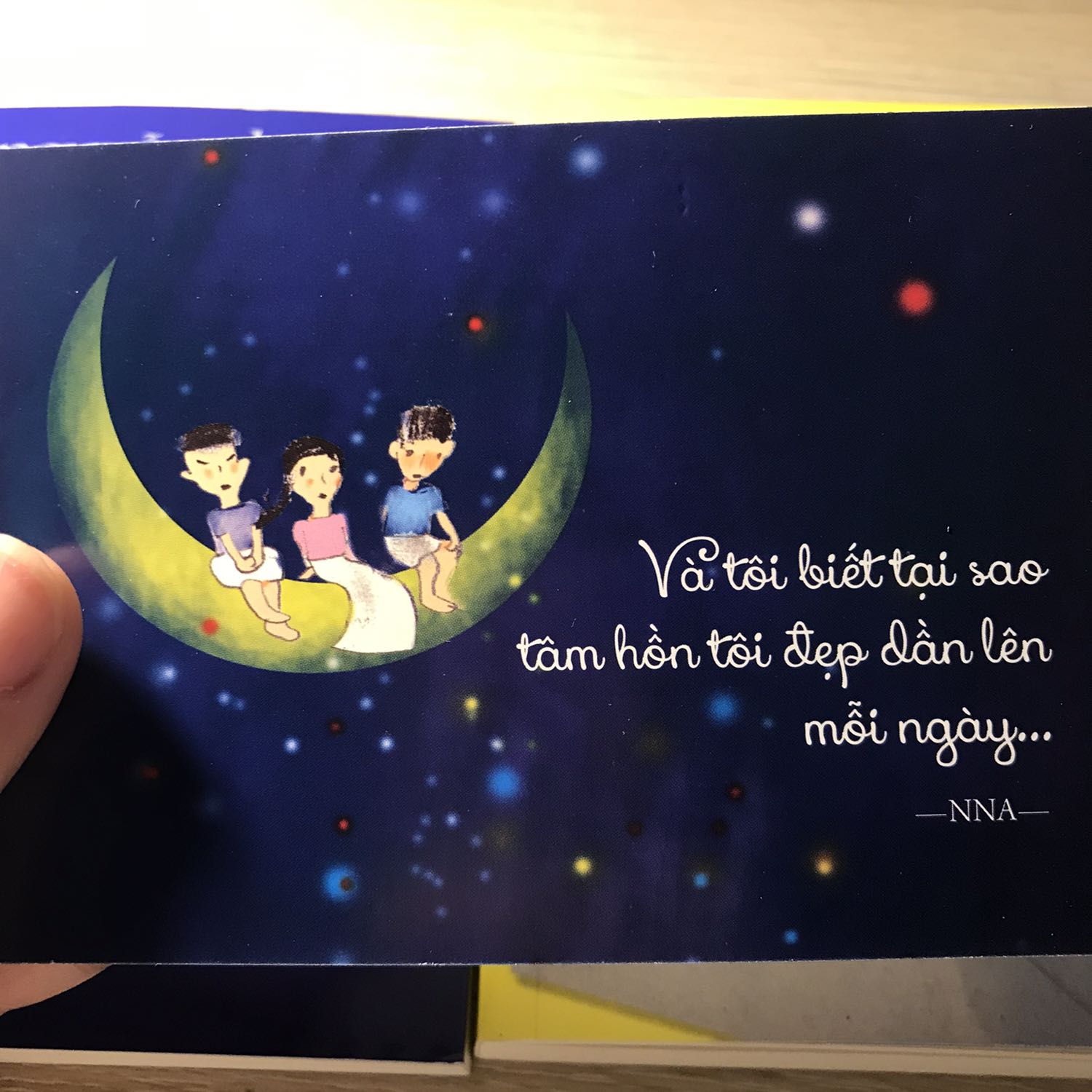 hai quyển sách rất đẹp, bìa còn nguyên vẹn? nhiều quà tặng bé nhỏ cute? sẽ tiếp tục mua sau khi đọc xong hihii