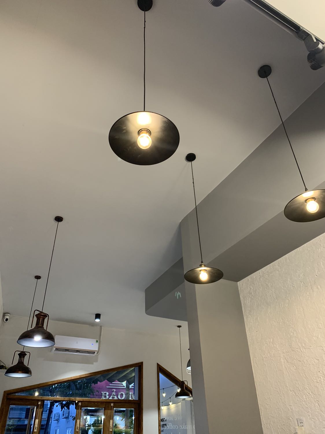 Thơm và nhanh khô, không có cảm giác rít khi dùng