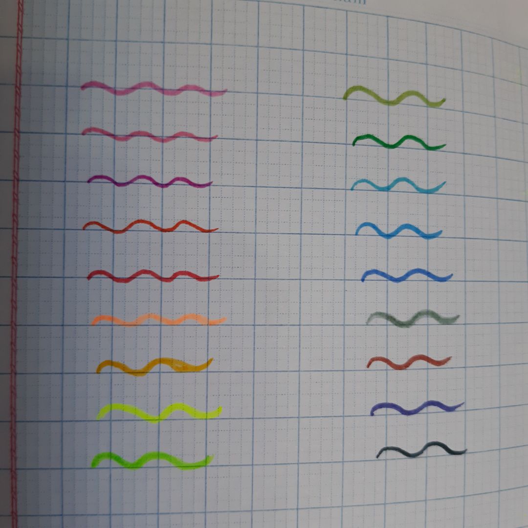 Đóng gói kỹ ♡ Giao hàng nhanh
Bút theo mình cảm nhận thì hơi khô, nhưng vẫn okie.
Được tặng thêm cái bút xóa nhỏ nhỏ ♡