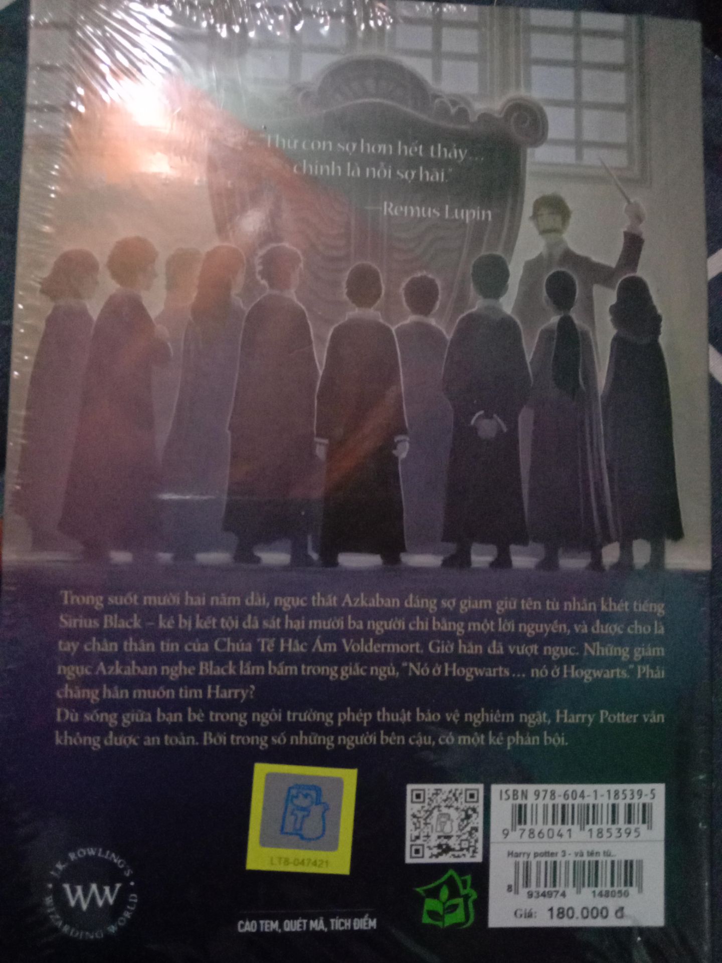 quyển này mình đã xem bản phím,cực kỳ hay,thích chú Sirius Black và thầy Lupin  dã man