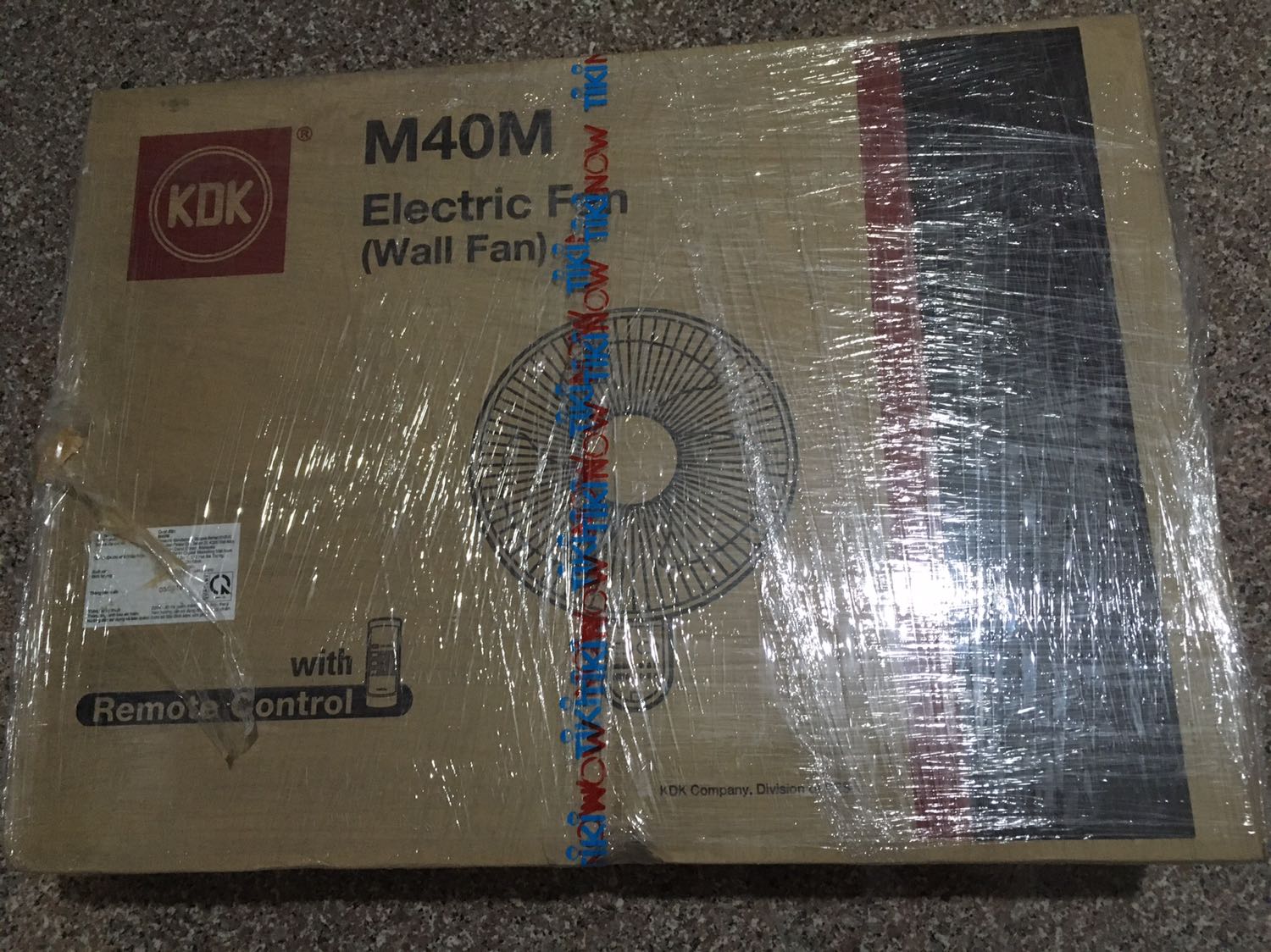 Quạt êm mát, chắc chắn, nguyên seal. Thương hiệu KDK thì không phải bàn rồi. Vợ mình rất thích, mát trong người nên cũng đỡ cáu gắt với mình hơn. Tiki giao hàng nhanh. Cảm ơn Tiki! Quạt êm mát, chắc chắn, nguyên seal. Thương hiệu KDK thì không phải bàn rồi. Vợ mình rất thích, mát trong người nên cũng đỡ cáu gắt với mình hơn. Tiki giao hàng nhanh. Cảm ơn Tiki!