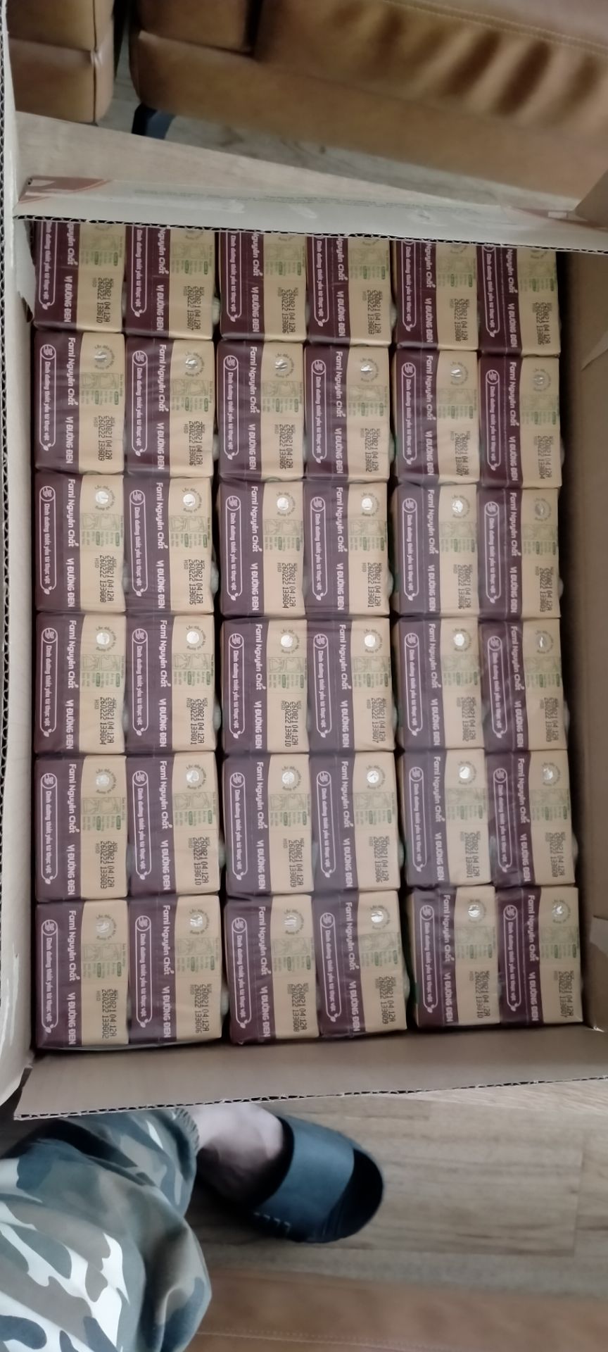 sữa ngon, lần đầu uống vị đường đen xem thử ngon không, mình mới đặt buổi tối mà trưa ngày mai đã nhận được hàng rồi,tiki giao hàng quá tốt, rất hài lòng với cách phục vụ của tiki, sẽ còn ủng hộ tiki lâu dài 👍👍👍