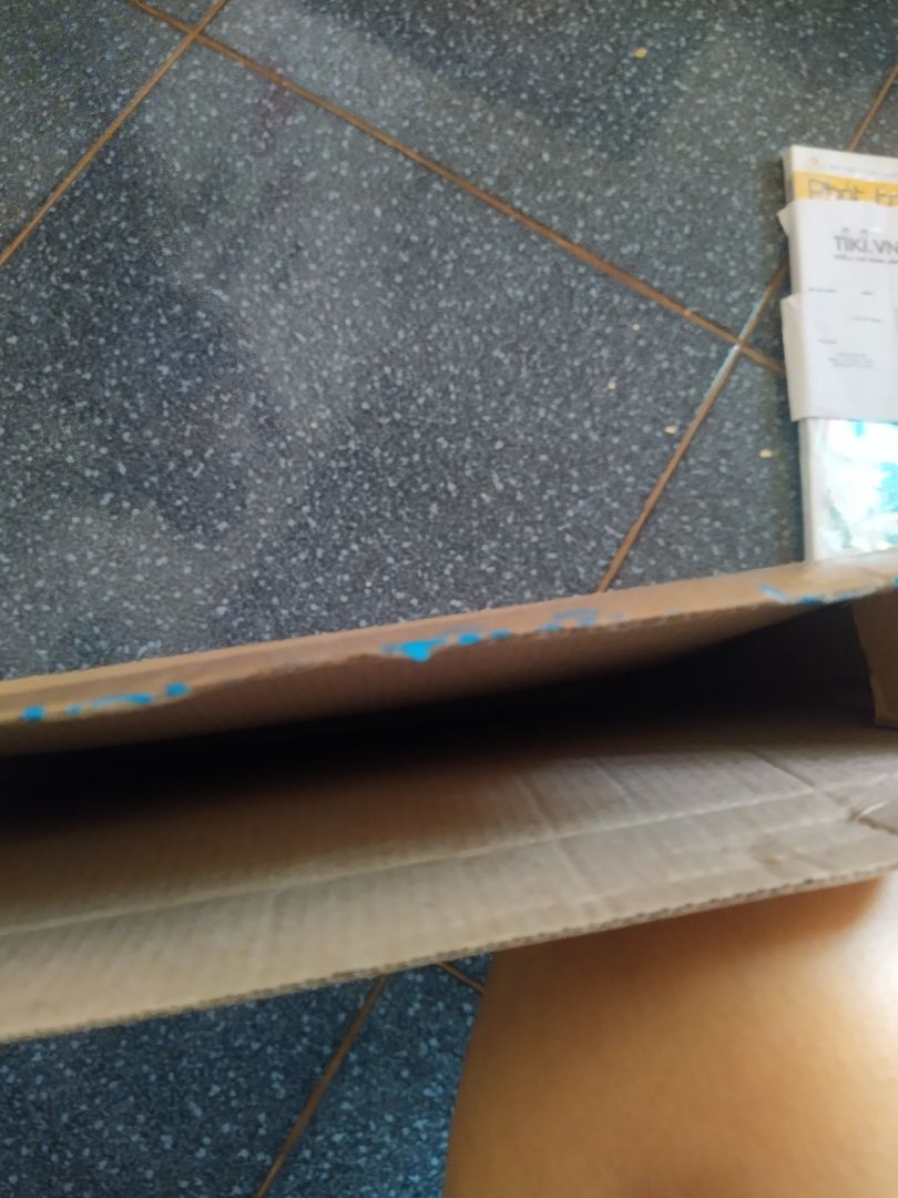 combo 4cuon sách mà mở hàng có 1cuon như vậy là ko trung thực giá cuốn sách có 45 k mà lấy mình 145 k lấy thành 4cuon như vậy lần sau ko mua nữa lúc lấy hàng mình tin tưởng ko xem hàng lúc mở ra thành ra vậy . làm vậy thì mất khách . làm sao giải quyết cho mình nhé.