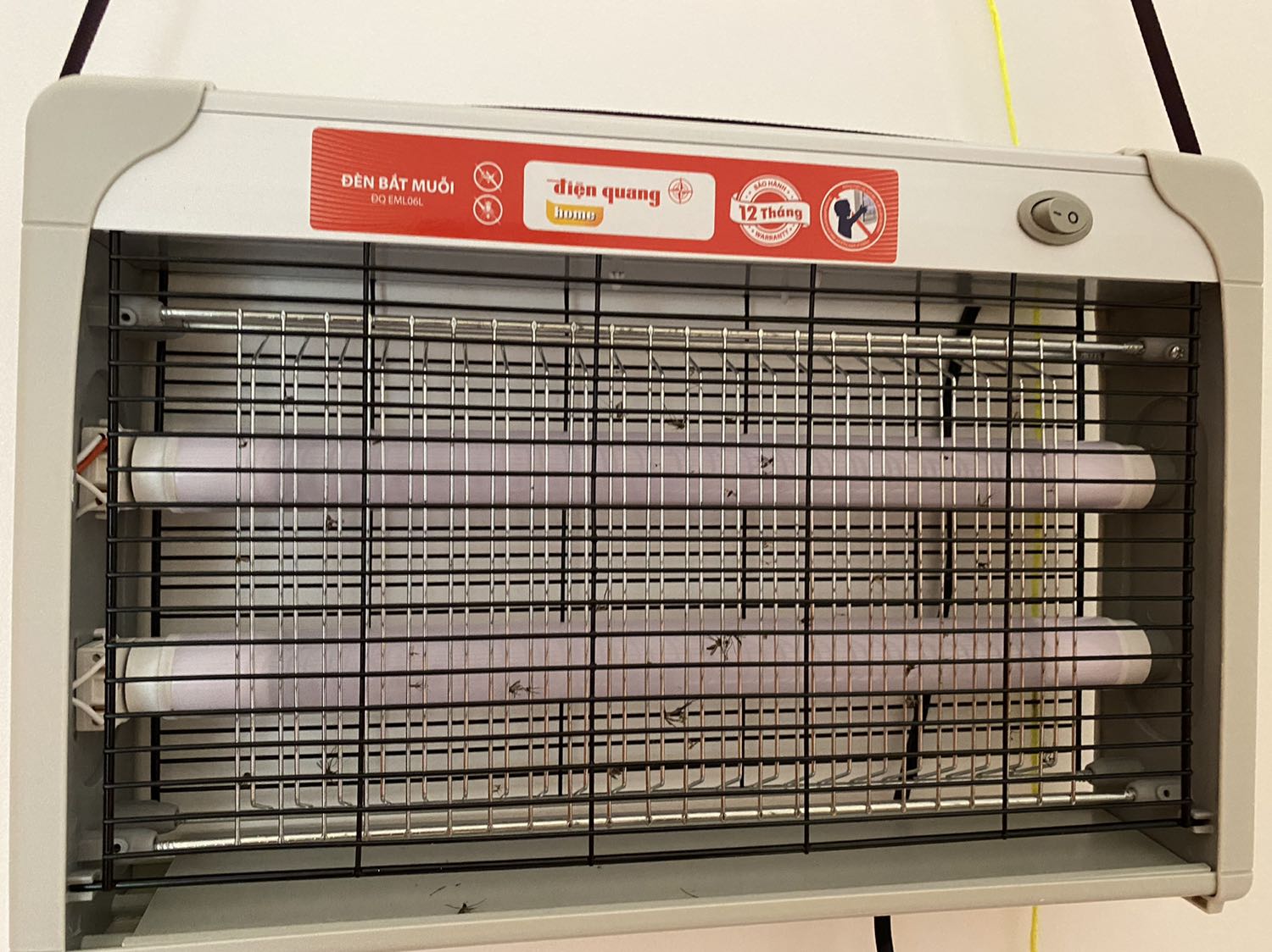 Mới dùng và thấy bắt muỗi rất tốt. Treo trong phòng ngủ rất ổn. Giao hàng đóng gói cẩn thận. Nên mua loại này  mới bắt được muỗi vì mình đã mua rất nhiều loại mà không có tác dụng