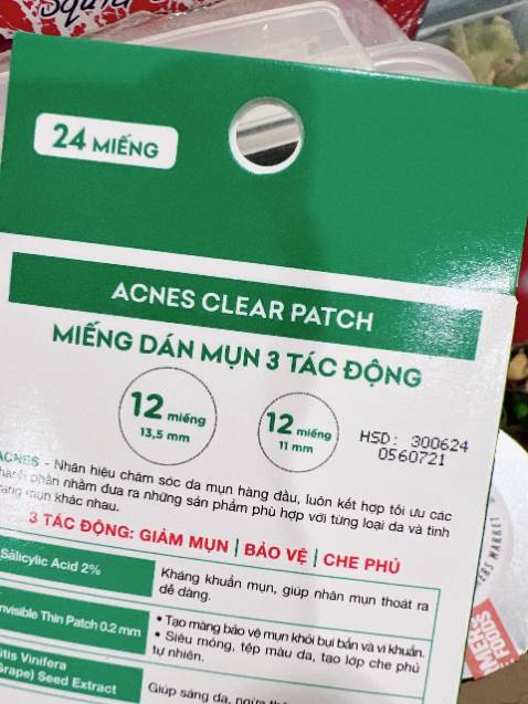 Một miếng dán vậy tầm được 8 - 12 tiếng, tới khi nào miếng dán đục thì mình gỡ ra. Keo dính chắc lắm ko sợ rớt, miếng dán cũng mỏng nên mình có dán cả ngày cũng ko làm khó chịu.
