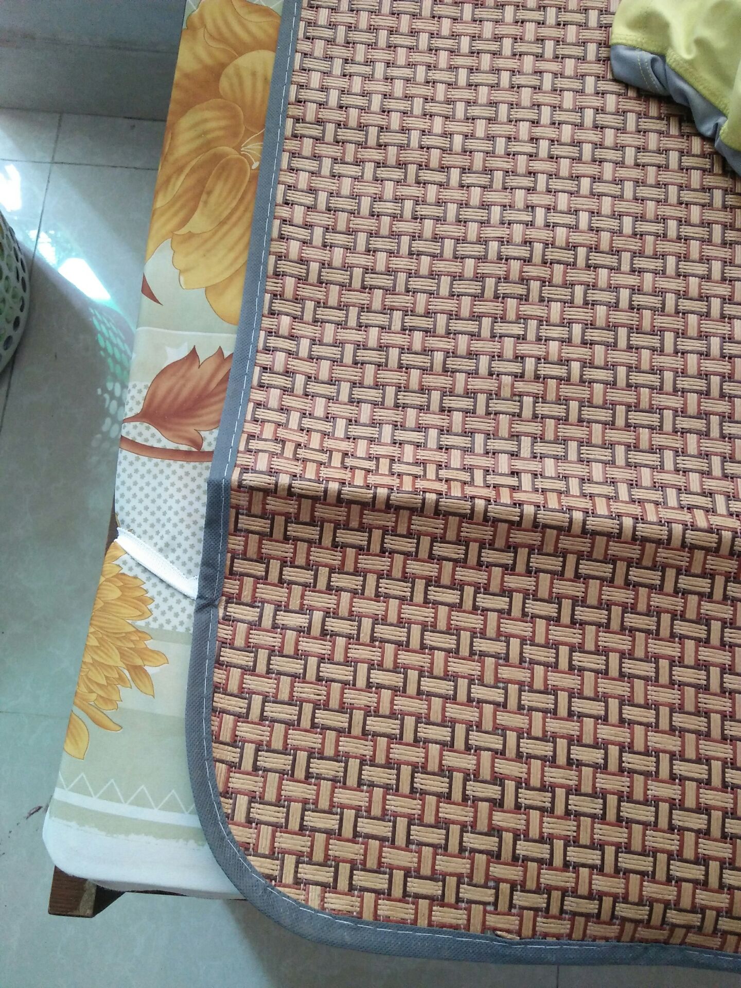 tôi đặt mua 1 chiếc chiếu như hình này 189k mà khi nhận thì là 1 sản phẩm khác không giống như cái mà tôi muốn mua chiếc như vậy mà bảo là cao cấp gì còn xấu hơn cái mà tôi đã mua bên Sendo cũng bằng giá sp như bên sendo họ freeship càng ngày càng mất lòng tin với Tiki tôi đặt mua 1 chiếc chiếu như hình này 189k mà khi nhận thì là 1 sản phẩm khác không giống như cái mà tôi muốn mua chiếc như vậy mà bảo là cao cấp gì còn xấu hơn cái mà tôi đã mua bên Sendo cũng bằng giá sp như bên sendo họ freeship càng ngày càng mất lòng tin với Tiki