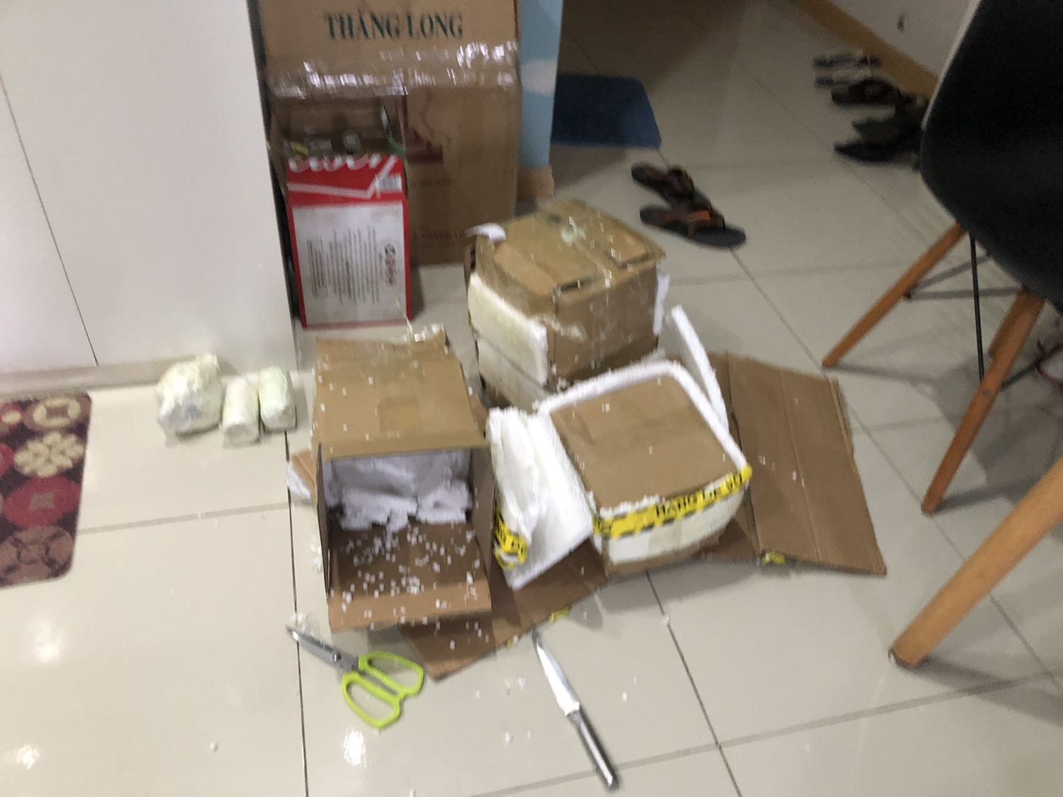 Sản phẩm giá tốt, chất lượng khá! 
Chê phần đóng gói không chuyên nghiệp!