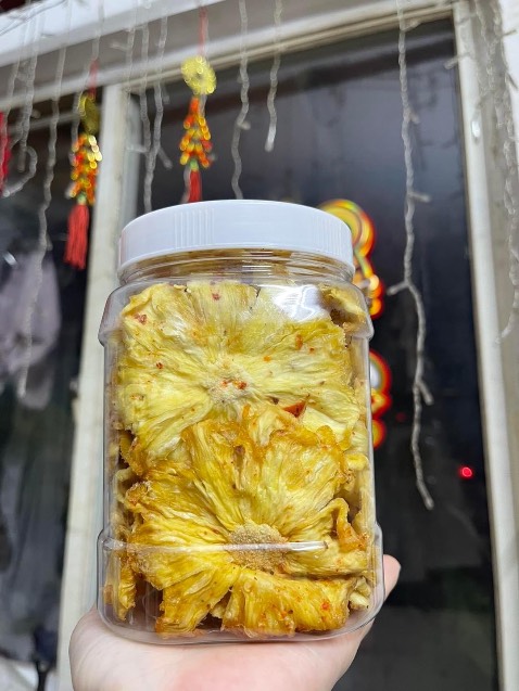 Sách ok nha. Ghé cửa hàng ttok m mua hàng ủng hộ luôn nhé b. Mình có Thơm mật sấy muối ớt và mãng cầu sấy muối ớt nhé