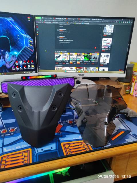 Phụ kiện của hãng thì ko cần phải nói nhiều: đẹp xuất sắc kết hợp gắn được nhiều loại mão