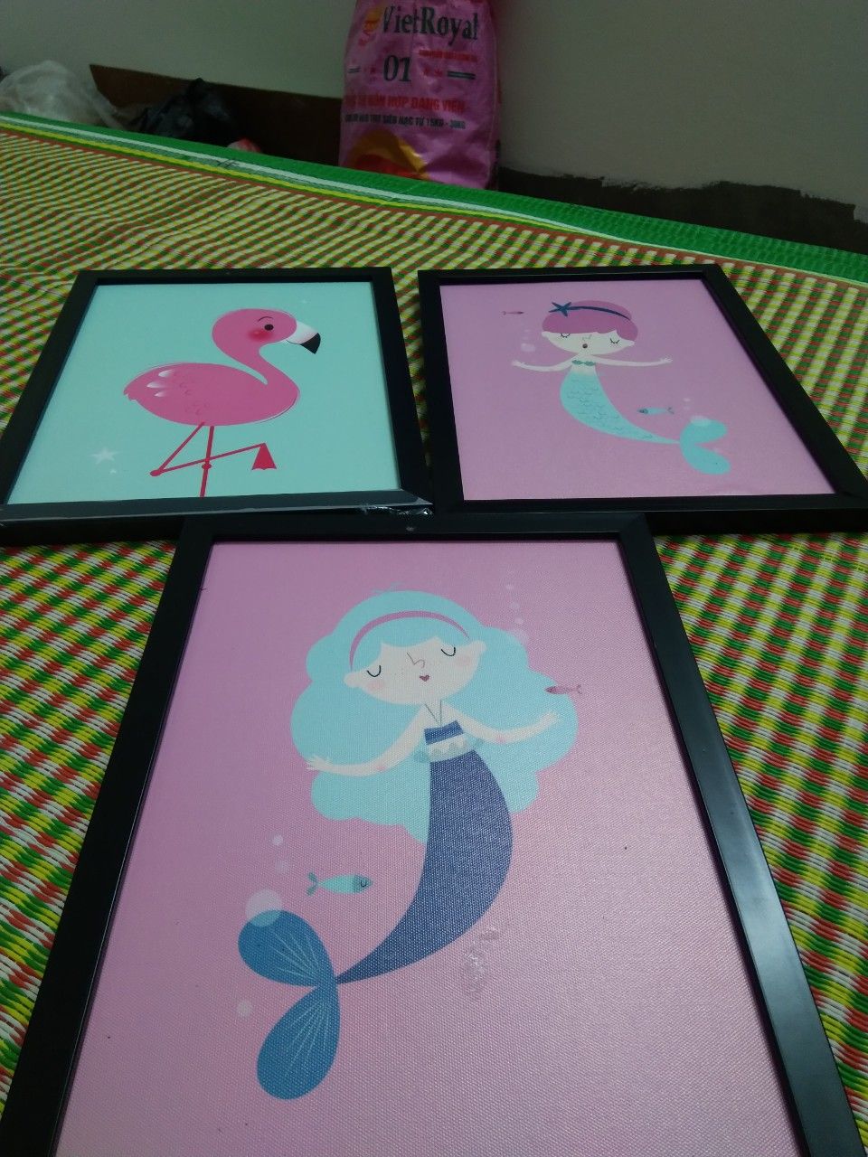 shop ơi xem lại shop gửi nhầm tranh rồi