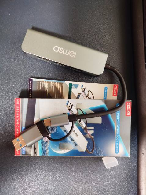Vỏ nhôm chắc chắn, tốc độ truyền nhanh và ổn định.
Hub ASWEI có 2 đầu vào là USB và Type-C chuyển đổi 2 trong 1 rất tiện.
Nhỏ gọn, dễ sử dụng, độ hoàn thiện sản phẩm cao.
Thời gian sử dụng lâu, sản phẩm rất mát.
Giao hàng nhanh.Đóng gói cẩn thận.
Mình rất hài lòng về sản phẩm hub 4in1 này.Giá thành quá hợp lý. Nên dùng.